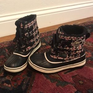 🌱Sorel Snow Boots Pink & Black Tweed
